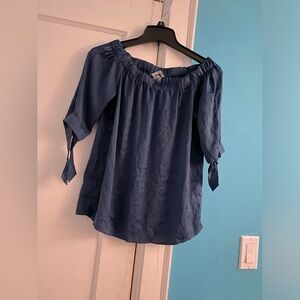HM blouse for women size 6 color blue  good condition